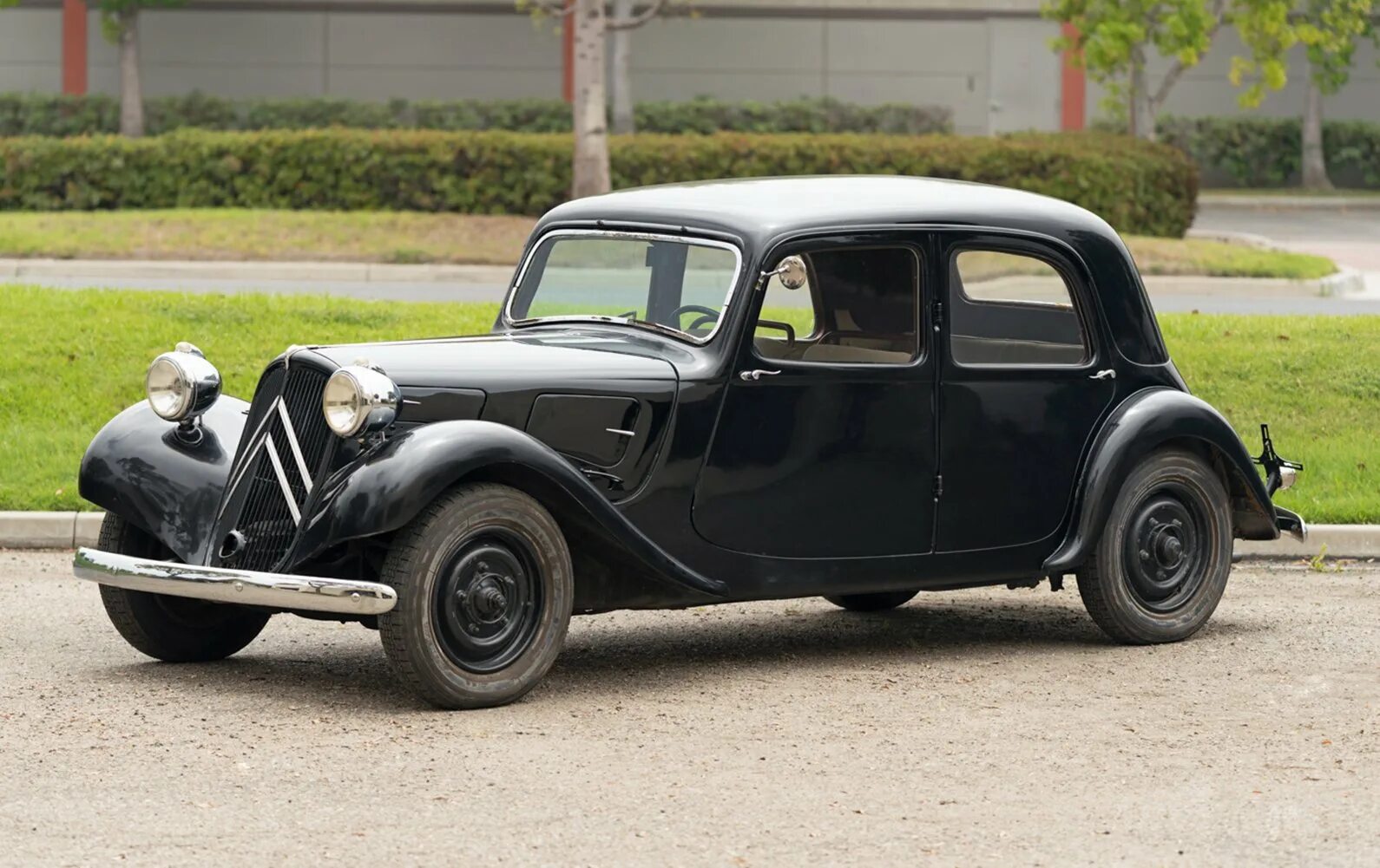 Citroen 11cv вермахта. Ситроен 1945. Citroen traction 11cv. Citroen traction 11cv. Citroen traction tamiya.