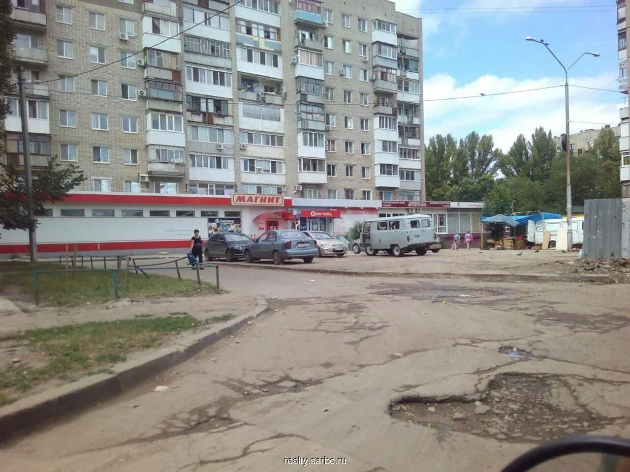 Работа в саратове свежие женщины ленинский. Ленинский район Саратов. ТСН Титан Саратов Ленинский район. Саратов Ленинский район Автотурист. Саратов Ленинский район фото.