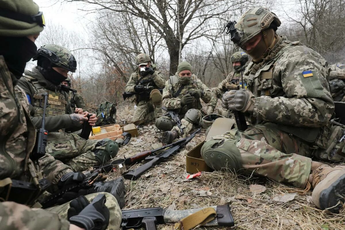 Украинские войска. Российские солдаты в бою на Украине. Связь на войне на украине