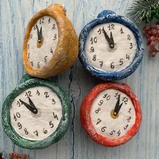 Часы из маленьких часов