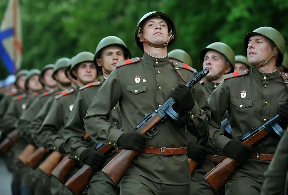 Кто такие военные. Солдаты. Форма солдата. Солдат русской армии. Русский солдат.