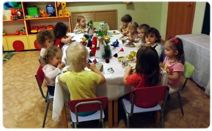 тактильная дорожка для сенсорной комнаты. развивающий центр для детей. воспитатели центра развития ребёнка. что такое академическое развитие ребенка. монтессори методика раннего развития.