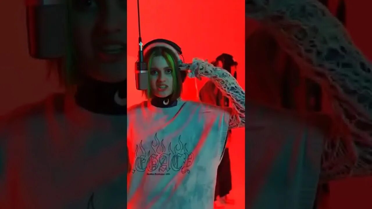 Start house tik tok. Тик ток хаус dream team. Dream песня тик ток. Горячие тик токи девочек из дрим тим. Дрим песня.