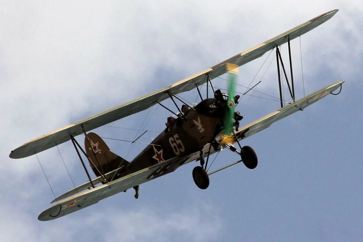 По 2 ото. У-2 самолёт кукурузник. Поликарпов у-2. Самолет an-2 биплан. Кукурузник самолет по 2.