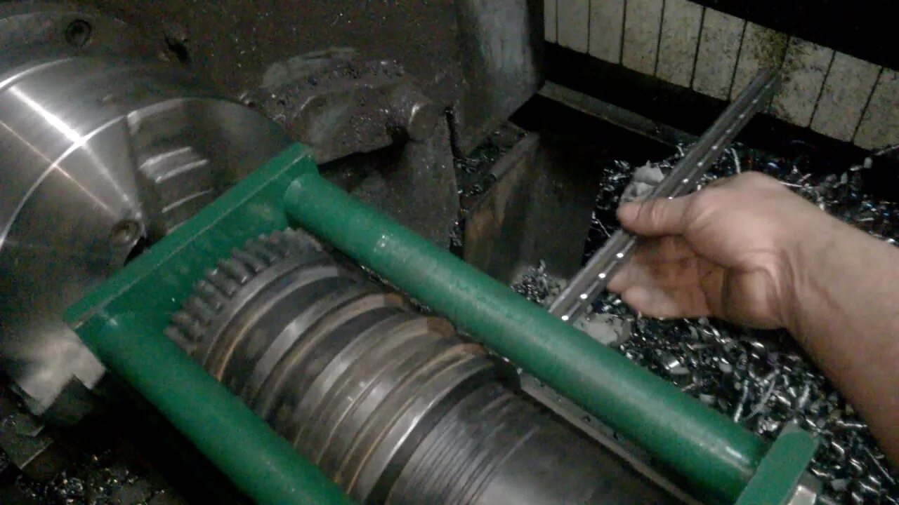 Ржавая труба. Бит трубы. Переводники для бурильных труб виды. Труба витая 42х2000мм. Труба гофрированная пвх 110 для прокладки кабеля.