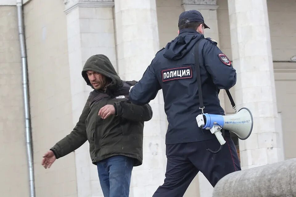 Бомж украл. Бездомные женщины в Москве.