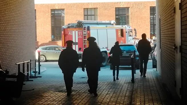 Парковка у высоцкого екатеринбург. Эвакуация из бизнес центра панорама екатеринбург. Эвакуация из бизнес центра панорама екатеринбург. Мчс бизнес центр эвакуация. Эвакуация из бизнес центра панорама.