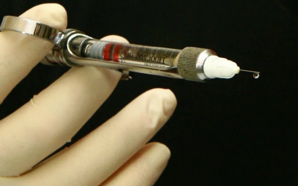 Инъекции в сутки в. Камера для смертельных инъекций. DNA injectors.