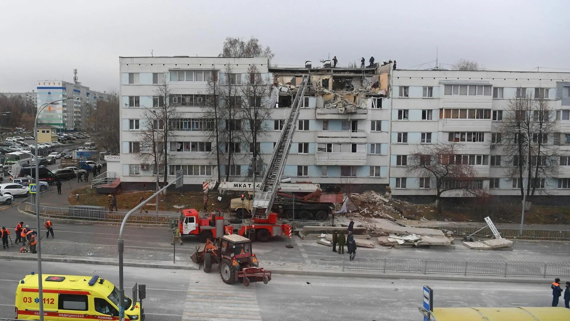 Татарстан взрыв сегодня новости. Взрыв газа в Набережных Челнах 2021. Взрыв газа Набережные Челны. Взрыв газа в пятиэтажке в Набережных Челнах. Взорвался дом в Набережных Челнах.