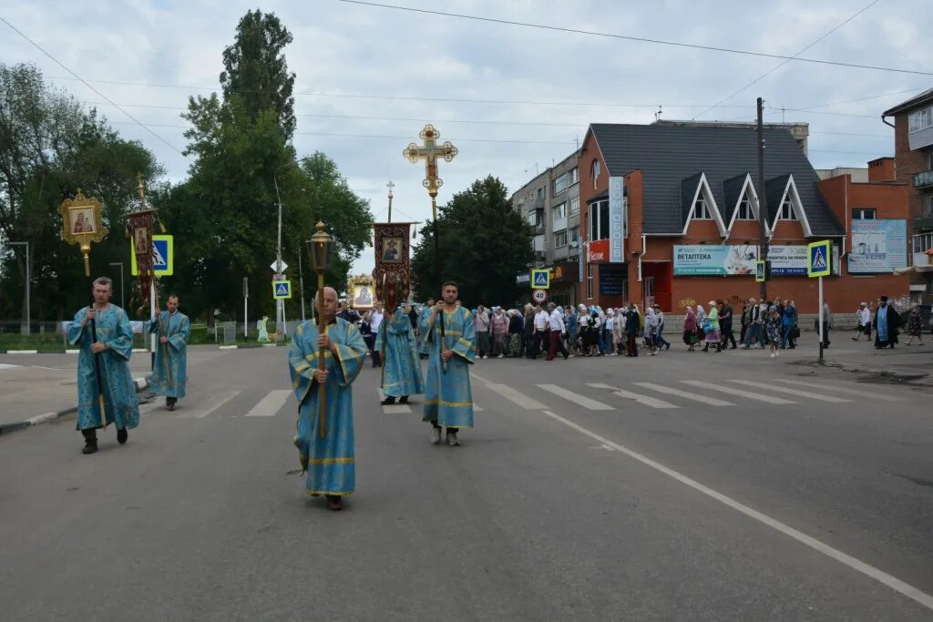 Крестный ход 16. Крестный ход Тербуны 2010. Крестный ход в Реутове. Крестный ход 2023 Казань.