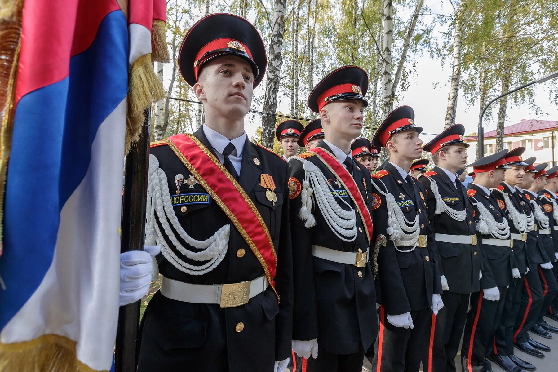 Пкш. Первомайская кадетская школа. Бюст Чуйкову в Первомайской кадетской школе. Кадеты Первомайский район Первомайск. Кадеты Первомайского филиала.