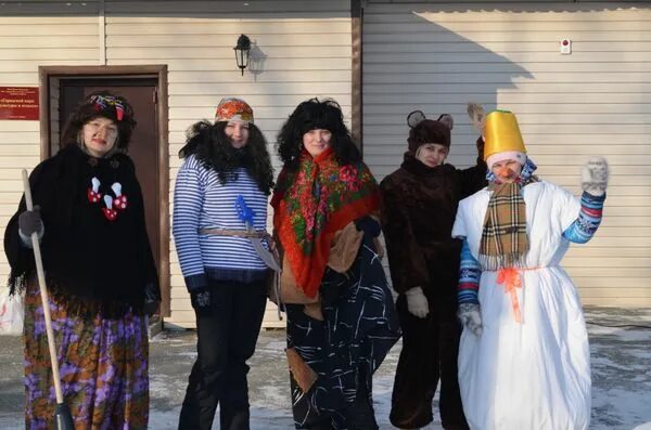 масленица на улице в детском саду с бабой ягой. масленица баба яга. масленица баба яга. масленица баба яга. ритуалы на масленицу.