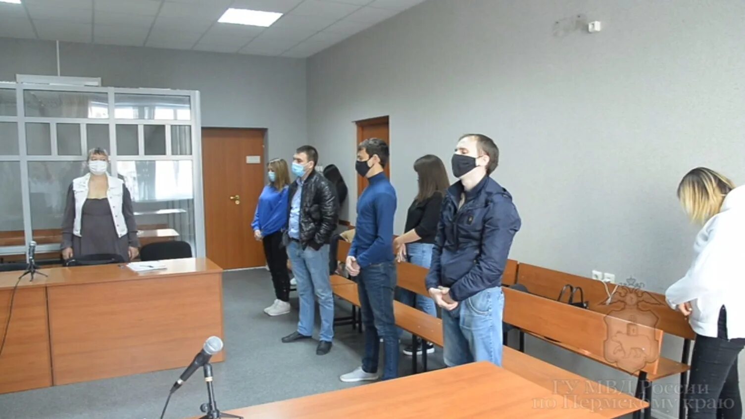 Чиновники осужденные в приволжским районе астрахани в2022 году. Осудили мошенников. Наказать мошенника. Уголовное дело мошенничество. Чиновники осужденные в приволжским районе астрахани в2022 году.