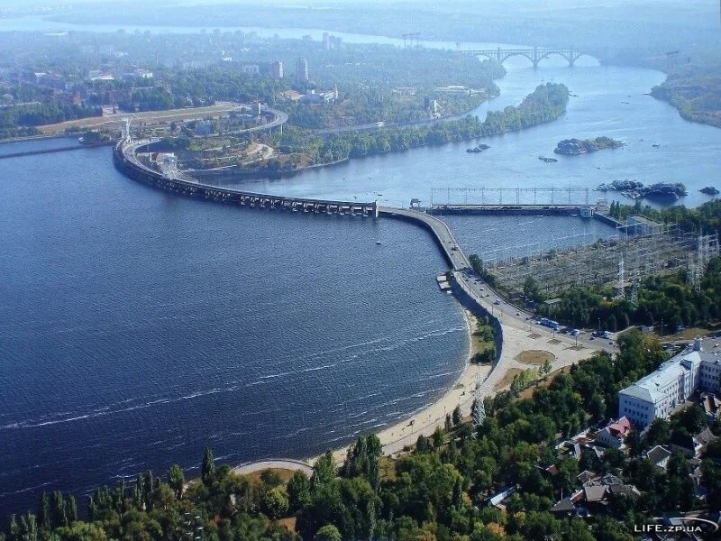 Днепровская ГЭС В Запорожье. Запорожье река Днепр. Мост ГЭС Запорожье. Река Днепр водохранилища.