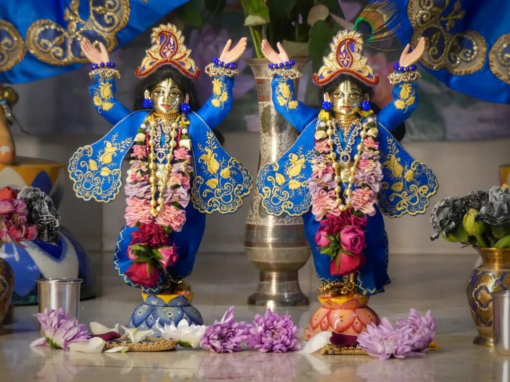 Гаура нитай божества. Божества гаура. Божества гаура. Гаура нитай божества. Божества гаура.