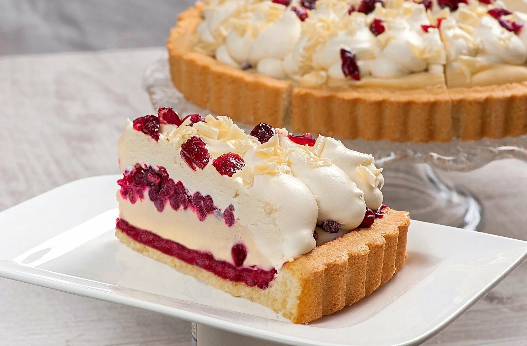 чизкейк брусничный с белым шоколадом. пирожные из песочного теста. кексы со взбитыми сливками. пирожное со сливками рецепт. пирожное со сливками рецепт.