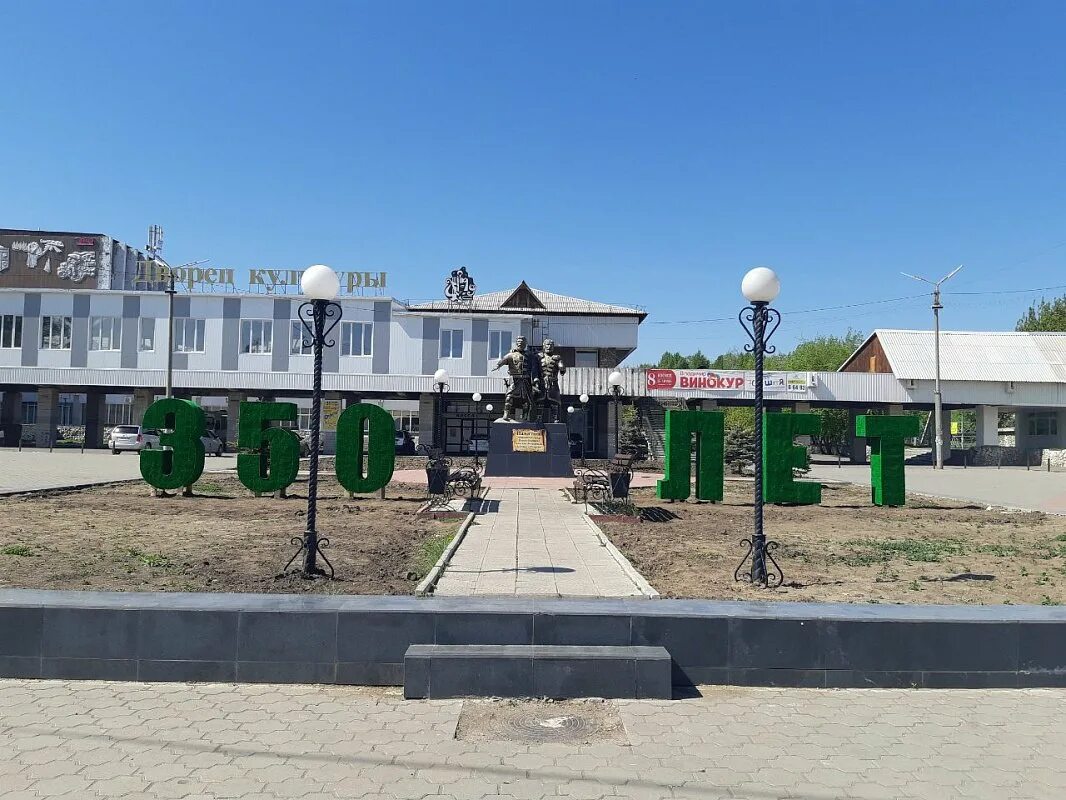 Храмы города усолье сибирского. Станция усолье-сибирское всжд. Никольская церковь усолье сибирское. Спасо-преображенский храм усолье иркутская область. Усолье сибирское центр города.