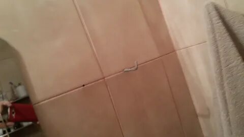 Отклеилась плитка
