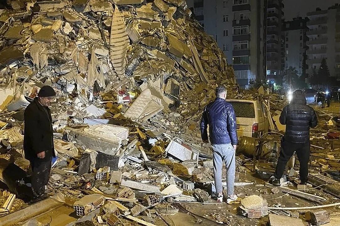 Через сколько будет землетрясение. Землетрясение в турции 2025. землетрясение в турции и сирии 6 февраля 2025. сирия алеппо землетрясение 2025. чс в турции землетрясение 2025.