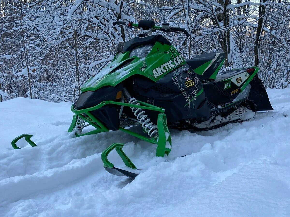 Arctic cat sno pro 600. Багажник на снегоход arctic cat. Arctic cat zrt 600. Arctic cat sno pro. Арктик кэт 600.