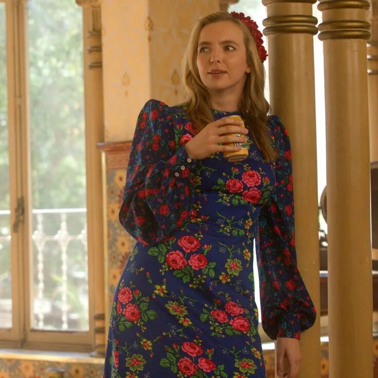 Villanelle l. Джоди комер вилланель. Molly goddard платье вилланель. Вилланель убивая еву. Вилланель в розовом платье.