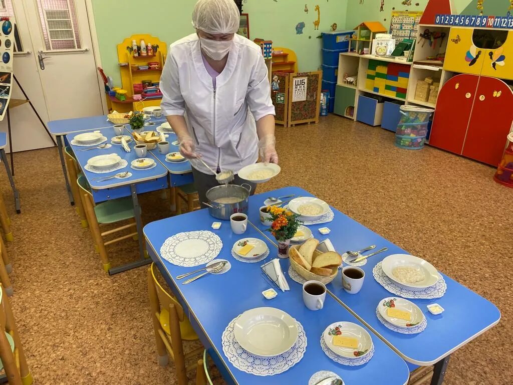 В детском садике растем. Обед в детском саду. школьное питание. еда в школе гбоу. школьное питание брянск.
