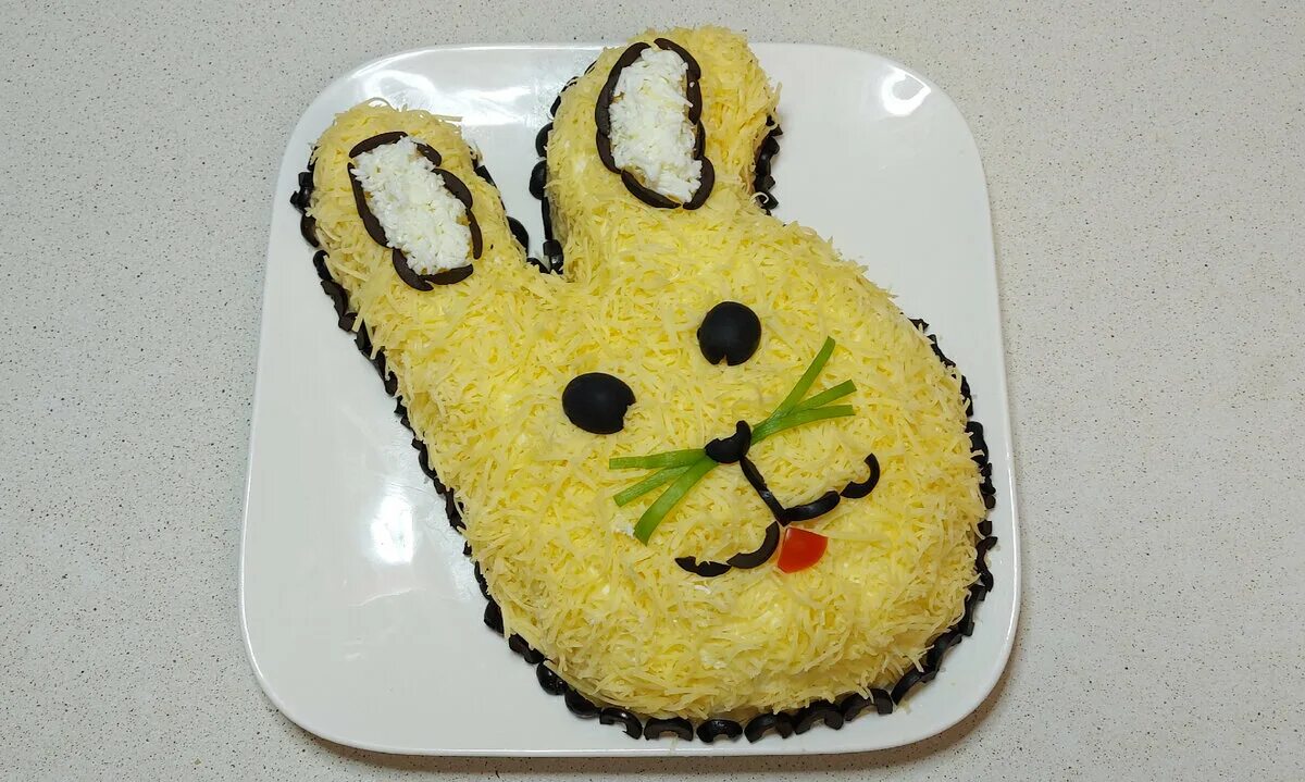 Оригинальные салаты на 2023. Оригинальные салаты на 2023. Салат новогодний кролик. Оригинальные салаты на 2023. Салат кролик на новый год 2023.