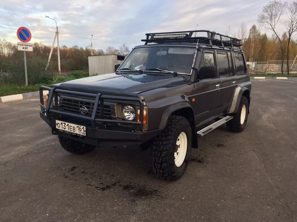 Ниссан патрол 60 купить. Ниссан Патрол 60. Nissan Patrol 1995 y60. Nissan Patrol y60. Y60 gq Nissan Patrol.