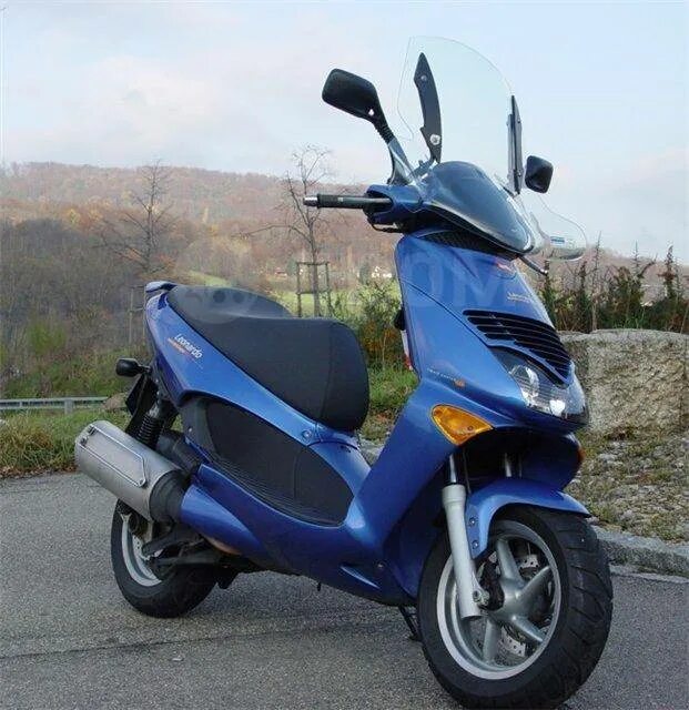 Скутер aprilia 150. Aprilia leonardo. Aprilia 250 скутер. Априлия леонардо скутер 125. Aprilia leonardo 150.