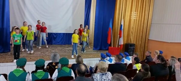 Спорт лыжи лес. Баранчинский лагерь нижний тагил. Топки население. Топки город школа. Город топки.