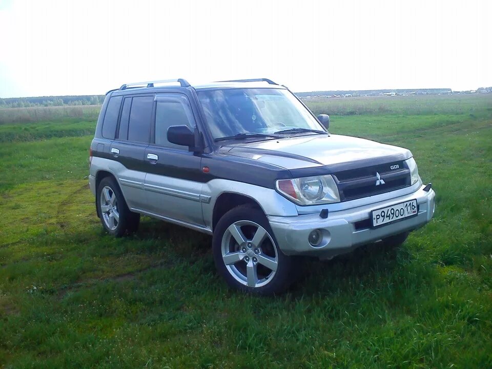 Митсубиси пинин купить. Mitsubishi Pajero Pinin 2001. Mitsubishi Pajero io r 17. Pajero Pinin r19. Mitsubishi Pajero io/Pinin 2.0.