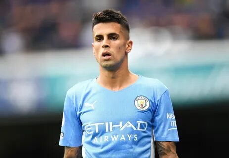 Manchester City : Joao Cancelo blessé après une agression à son domicile.