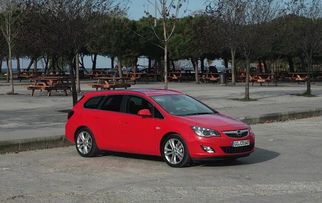 Опель insignia 2018. Opel astra 2009 универсал красная. Opel insignia 2018. Улыбка astra о. Insignia арт.