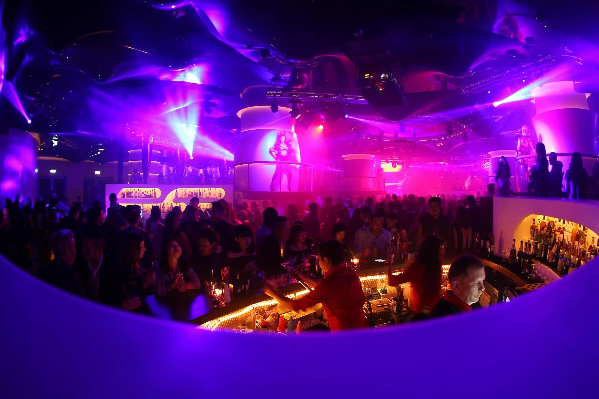 Https makao club. Клубы Макао. Макао Pacha. Night Club Pacha. Pacha NYC.