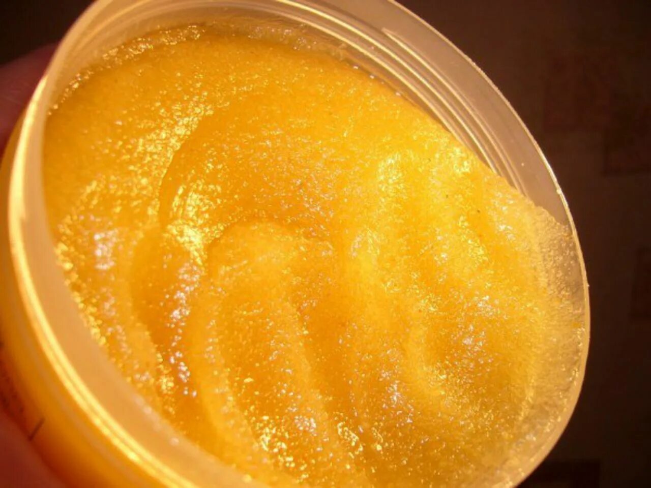 Почему жидкая. Липовый мед кристаллизованный. Засахаренный мед. Мёд засахарился. Цветочный мед засахаренный.