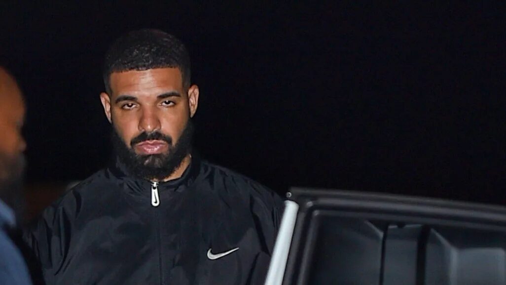 Nike drake. Drake nosta nike. Nike drake. Nike costa drake. Nike drake.