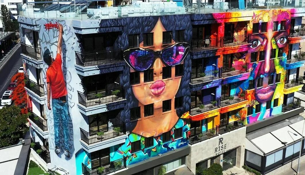 Граффити гостиница. Rise Street Art Hotel. Граффити в Ларнаке. Северный Кипр граффити. Street rise