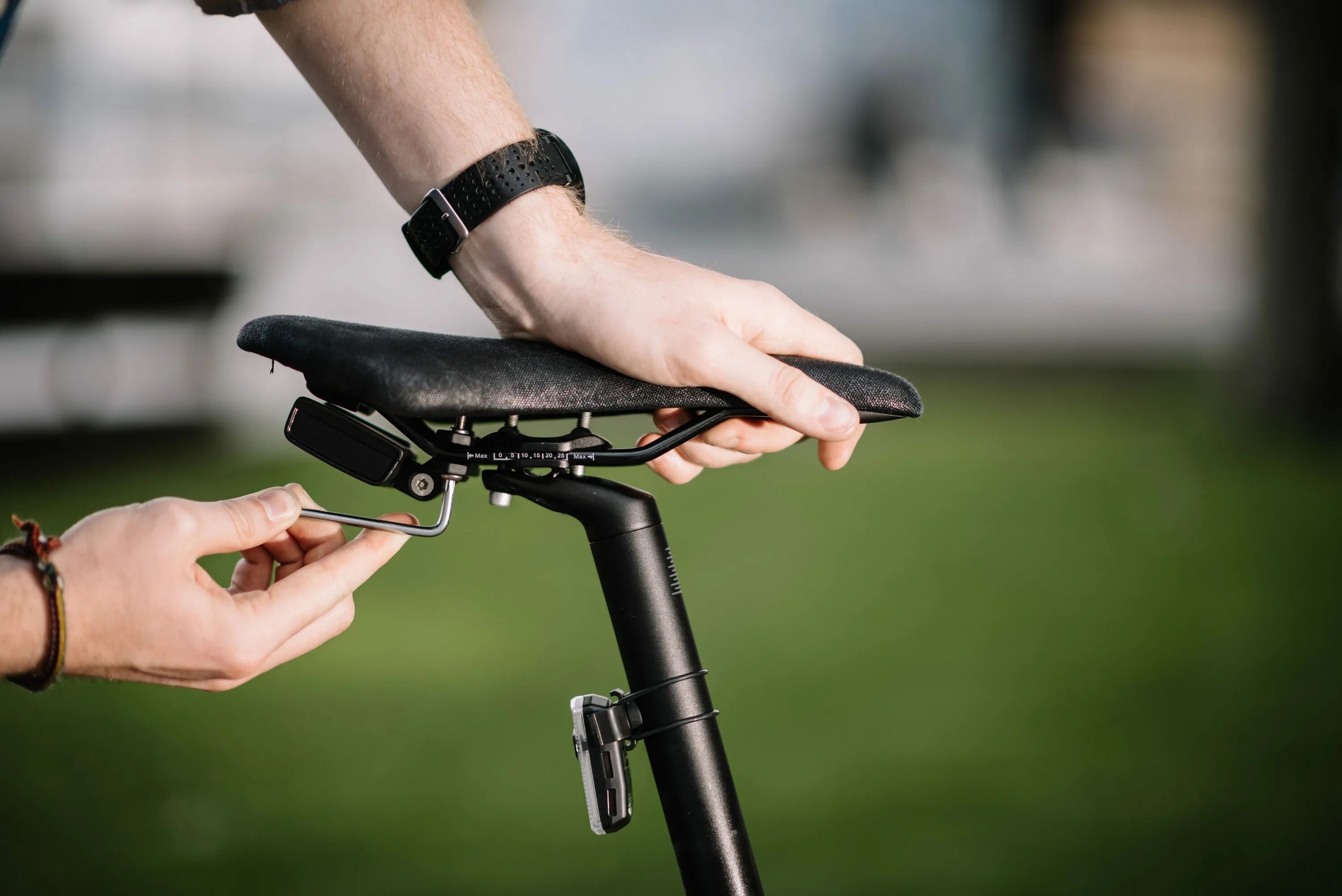 Трекер для велосипеда приложение. Gps трекер. трекер для велосипеда. gps - tracker для велосипедов. gps locator на электровелосипеде.