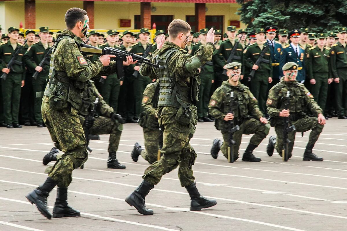 Московский военный. МВВКУ Московское высшее командное училище. Кремлевские курсанты МВОКУ. Курсанты МОСВОКУ 2021. Курсант Кремлевец МВОКУ.