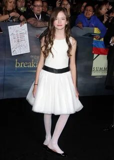 Mackenzie Foy -Page 1. Cute Mackenize Foy from Interstellar. 