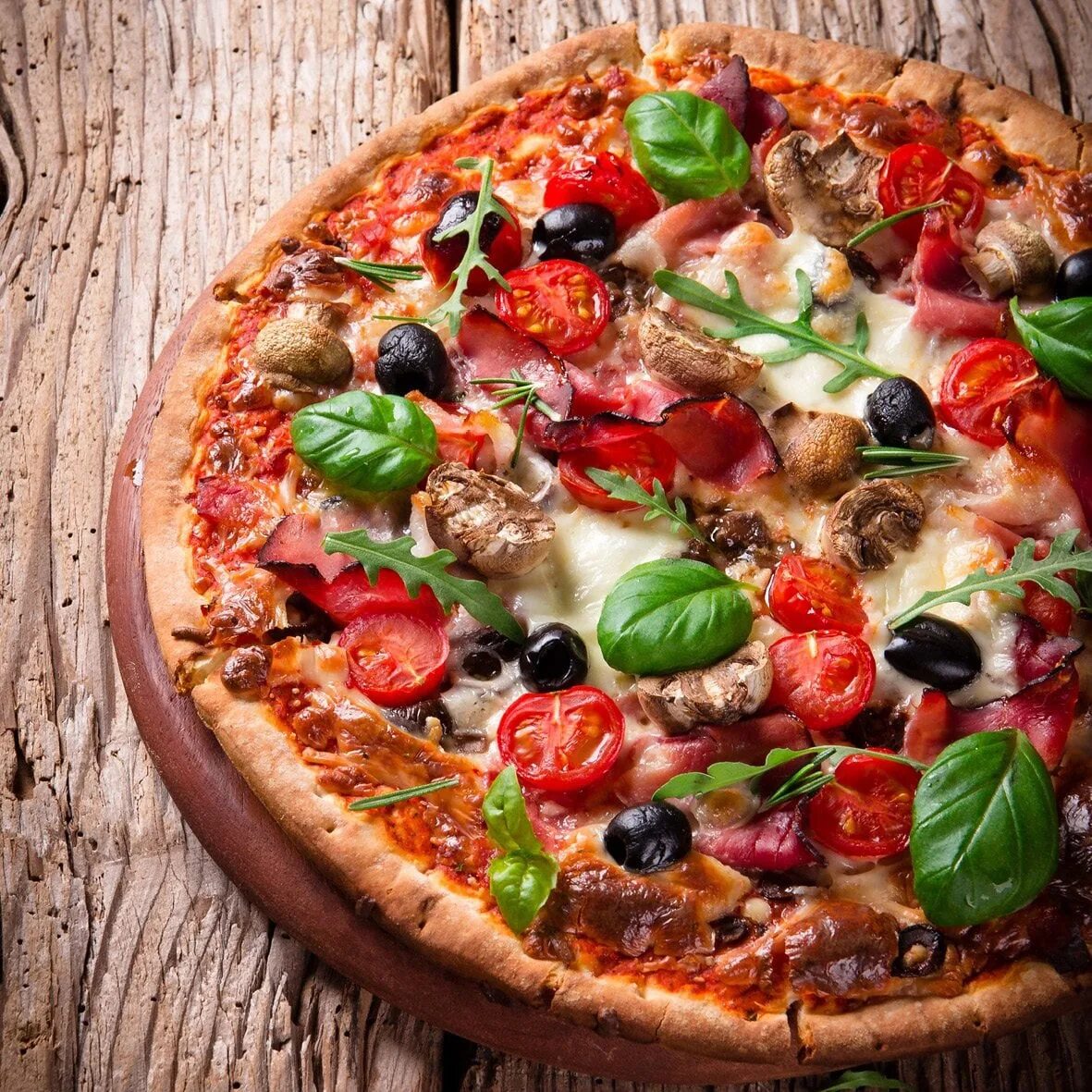 Самая вкусная страница. Итальянская пицца. Настоящая итальянская пицца. Сочная вкусная пицца. Фото вкусной пиццы.