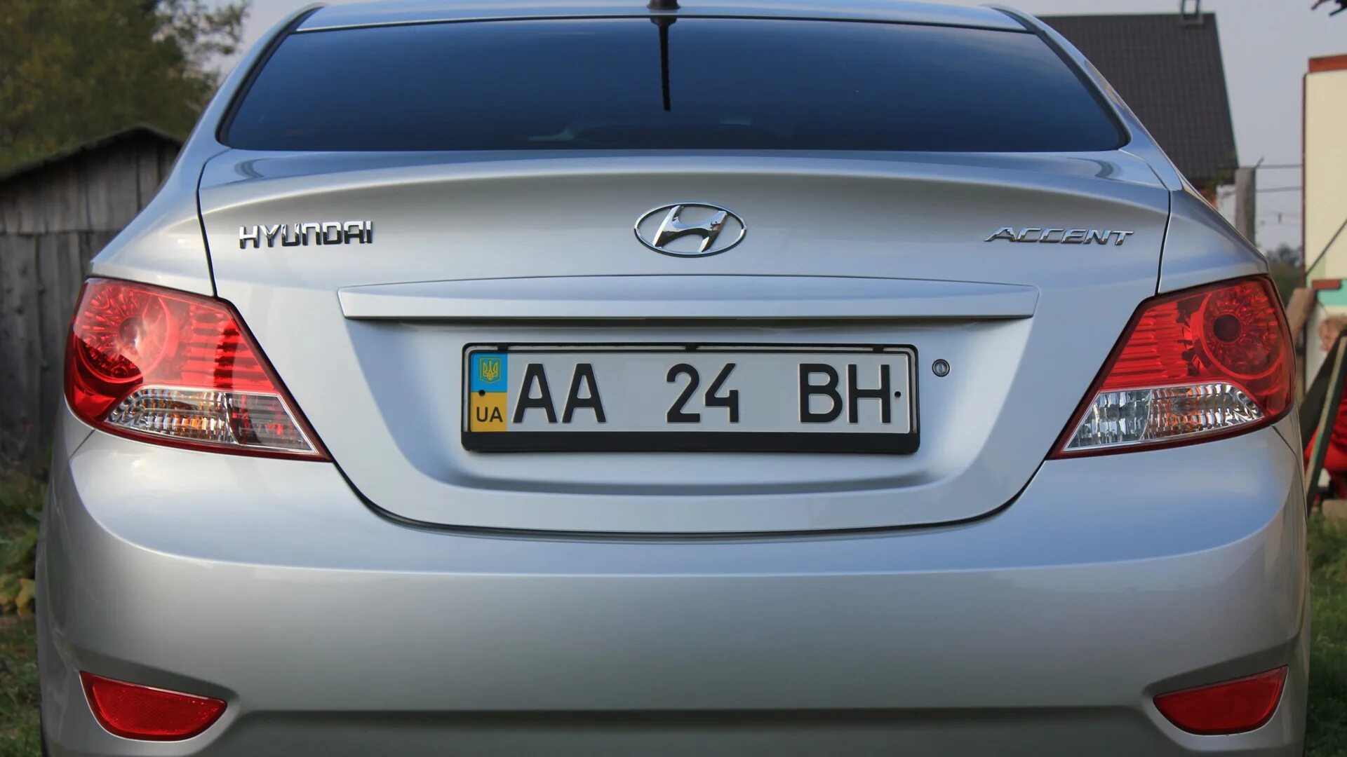 Accent 4. Hyundai accent 4. хендай акцент 4 поколения. хендай акцент 333 номера. hyundai accent 2012 с российским номером.