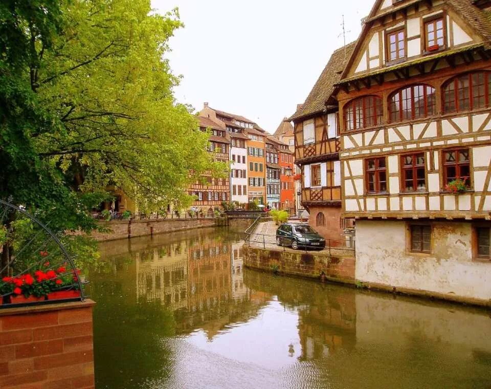 Страсбург фото. Эльзас Страсбург. Штрасбург Германия. Страсбург окраина. Страсбург Франция поля.