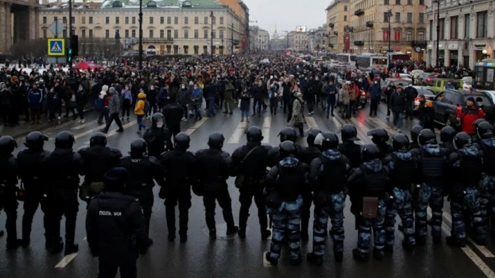 Протесты 31 января 2021 в Санкт Петербурге. Массовые протесты в России. Митинг в Санкт Петербурге. Толпа протестующих. Выборы в россии митинги