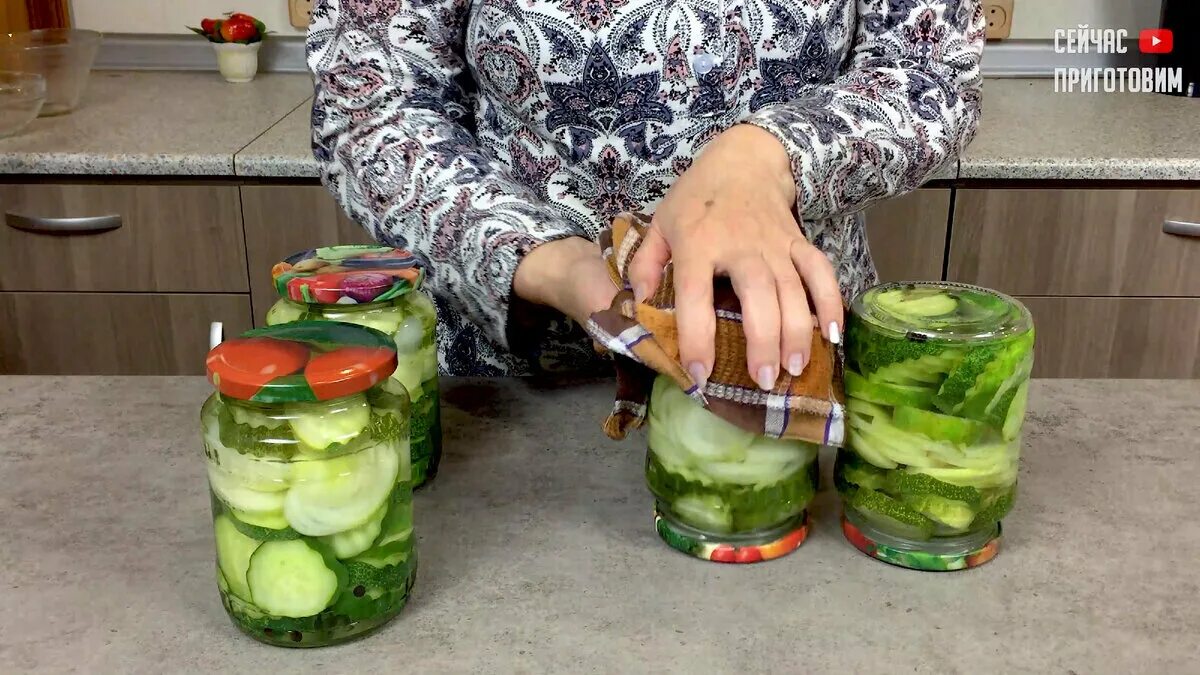 Переросшие огурцы что можно сделать. Заготовки из переросших огурцов на зиму. Переросшие огурцы что можно сделать. Что можно приготовить из больших огурцов. Переросшие огурцы заготовки на зиму пальчики оближешь.
