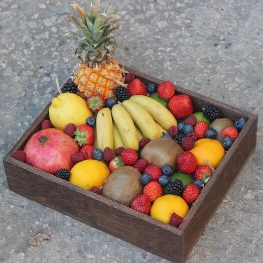 Фрукты в ящике. Ящик с фруктами в подарок. Бокс с фруктами. Деревянный ящик с фруктами в подарок.