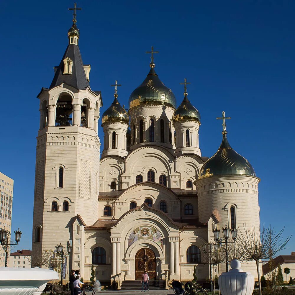 Собор князя владимира ставрополь. Церковь на рогожникова ставрополь. Церковь владимира равноапостольного, ставрополь. Храм ставрополь владимирский собор. Храм владимира равноапостольного ставрополь.