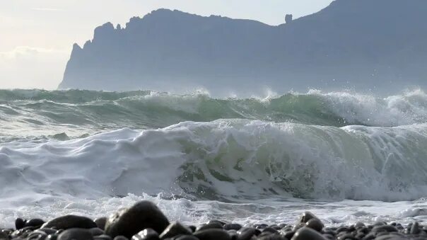 Песня черные волны черного моря. Черное море волны. Большие волны на черном море. Самые большие волны в Сочи.