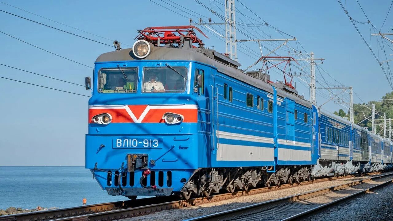 Ретро поезд туапсе гагра. Ретро поезд Адлер Гагра. Ретро поезд Сочи Гагра. Ретро поезд Абхазия 2022.