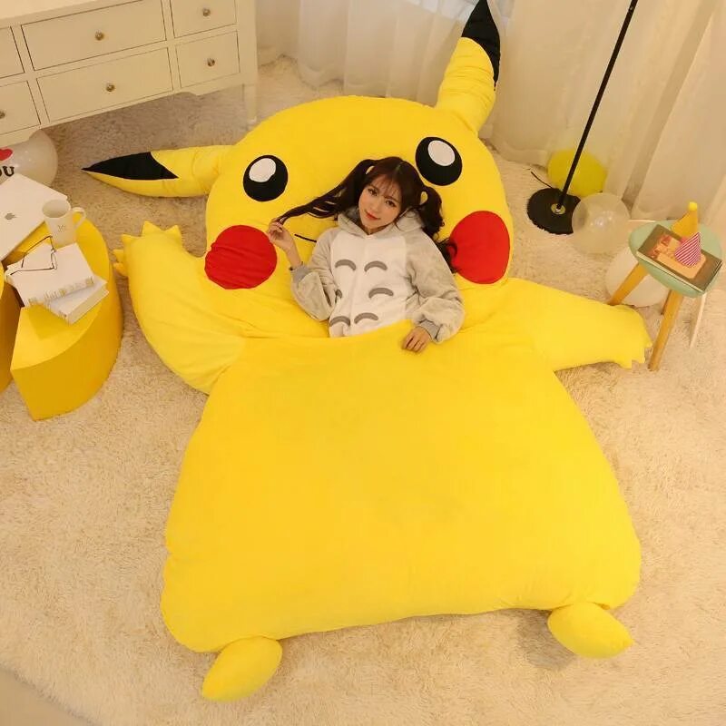 Спальный мешок Пикачу. Спальный мешок Пикачу АЛИЭКСПРЕСС. Кровать-подушка Totoro. Кровать покемон Пикачу. Спать игрушки одеяло